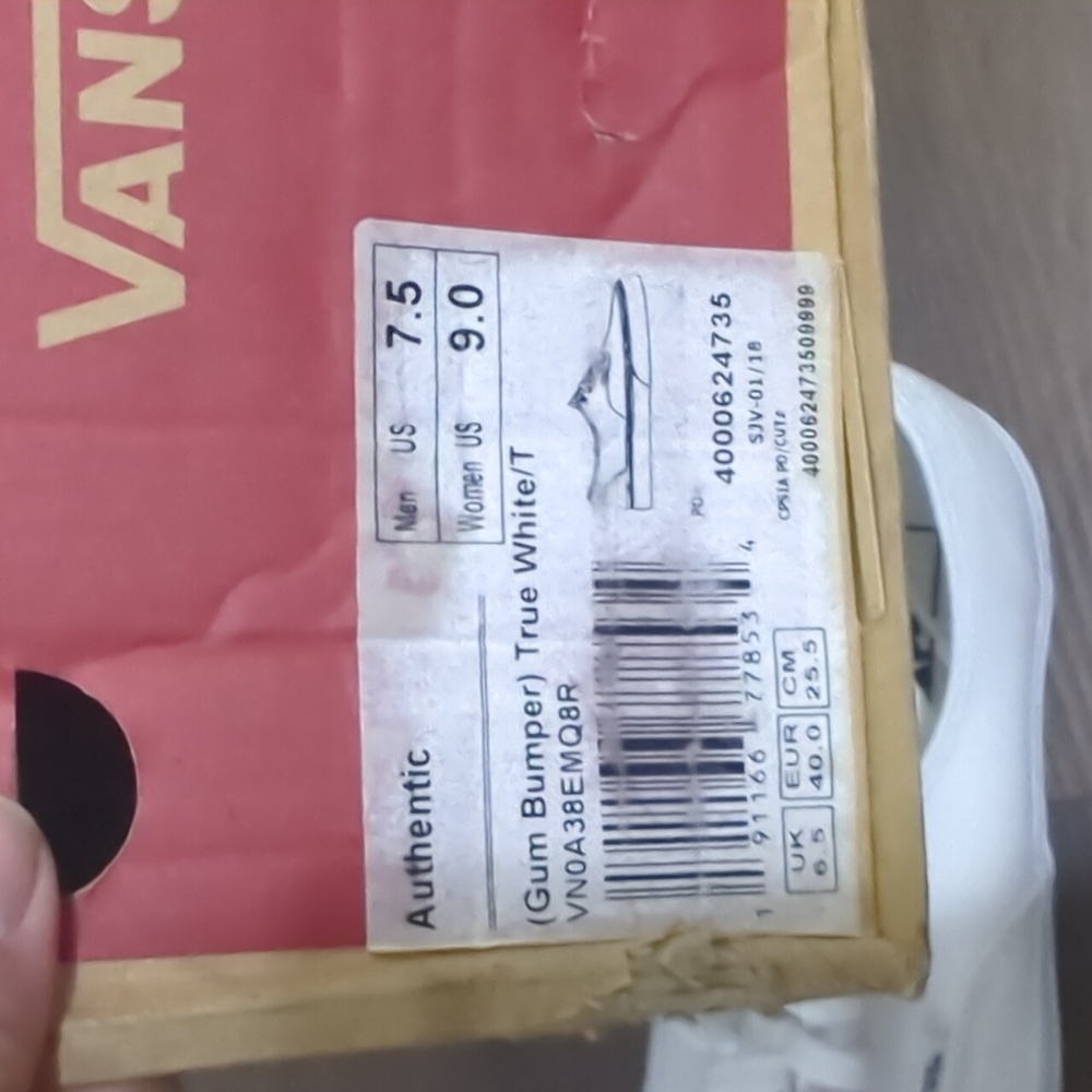 Vans - Picture 10 of 10